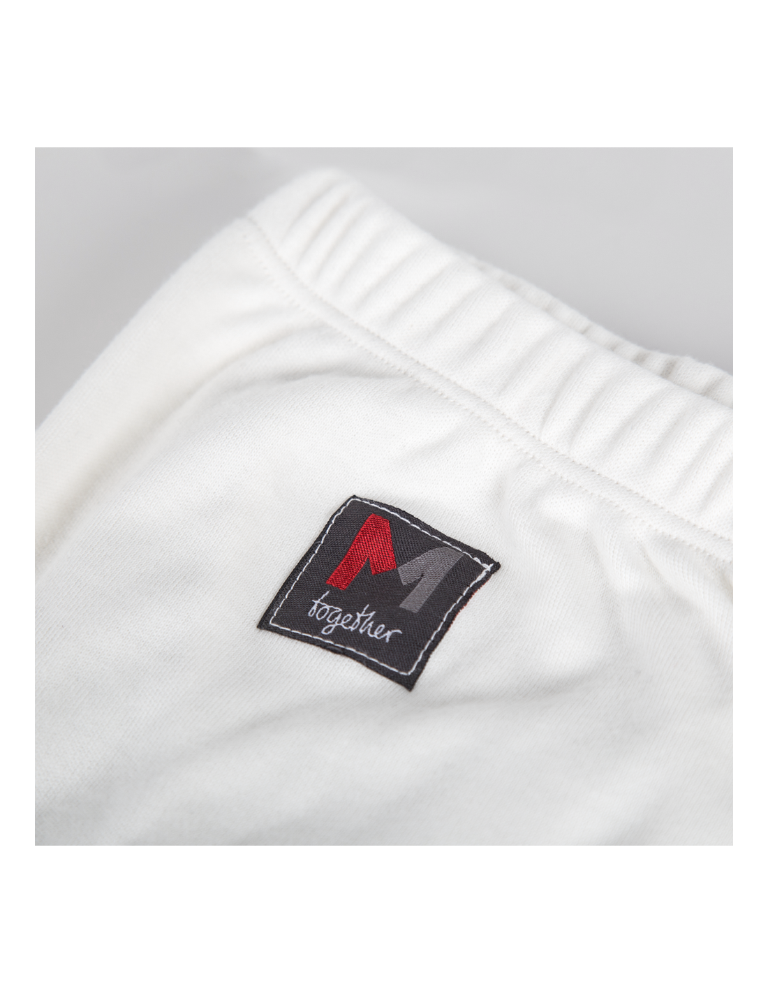 r50-021-Marina-bottom-M1-en-westcoast motorsport white logo
