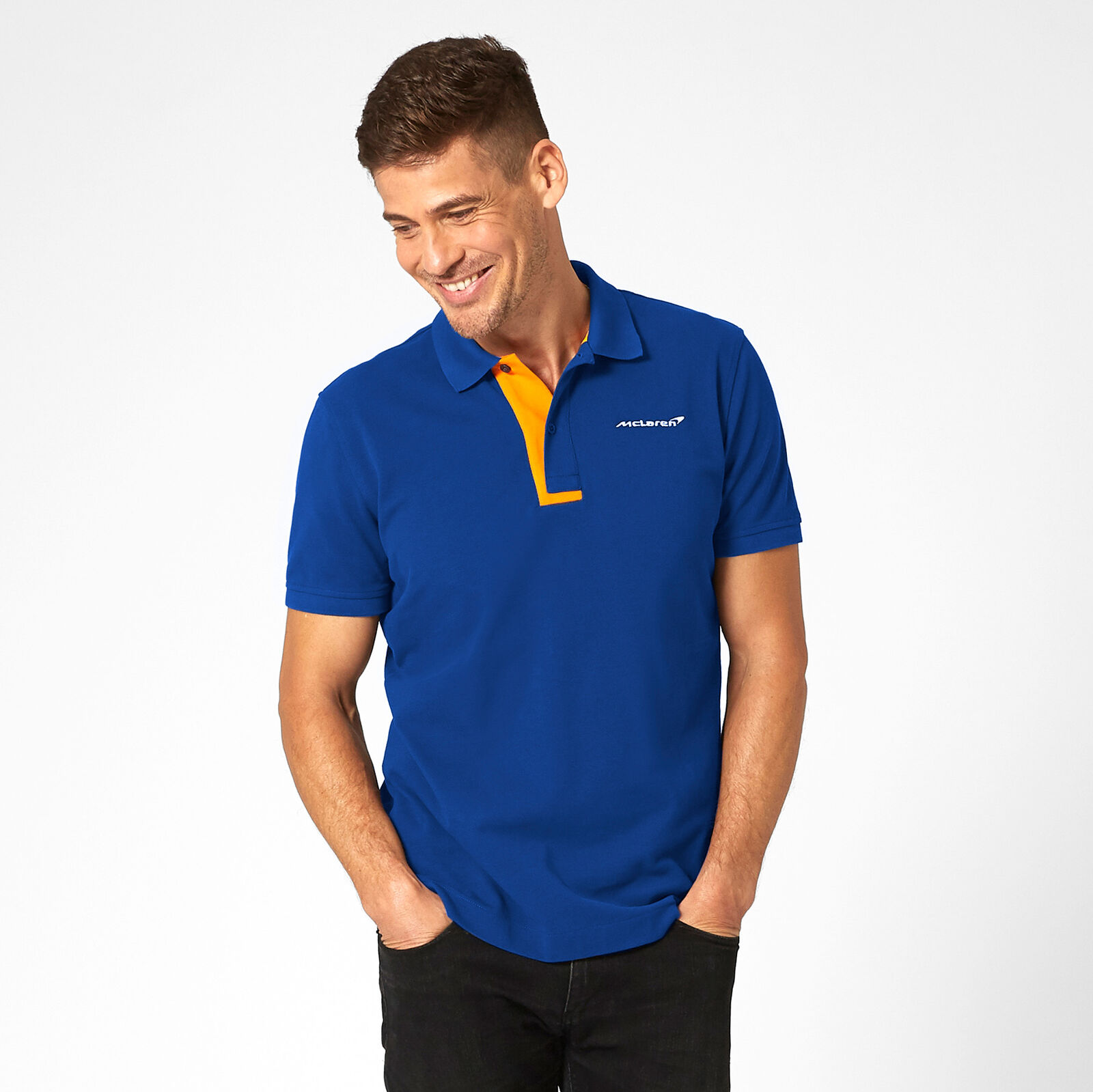 334801002500_mclaren_fw_fanwear_essential_polo_piketröja_pike_blå_blue_westcoast_motorsport_front_man