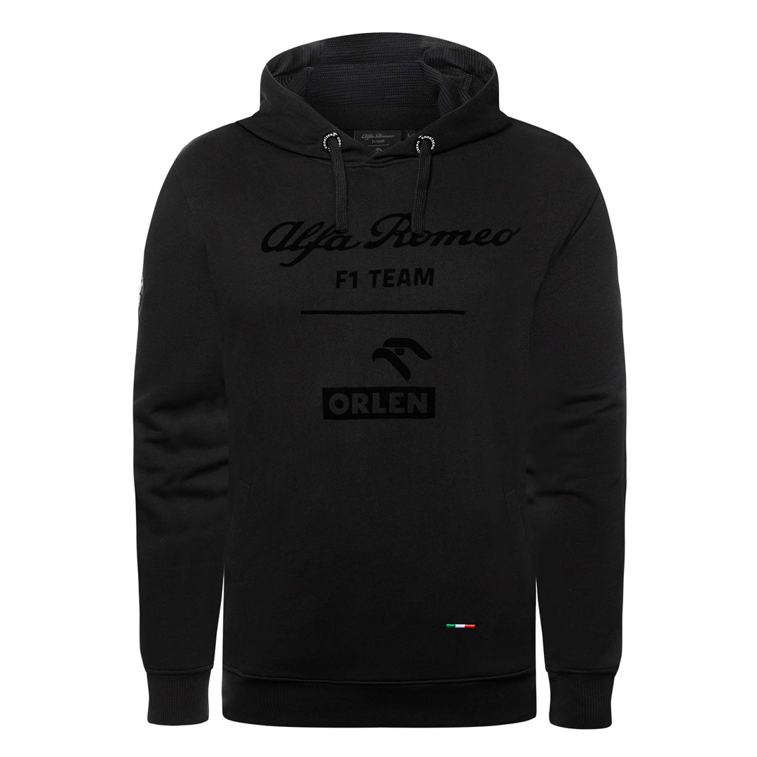 M202114124_sauber_alfa_romeo_orlen_f1_team_fanwear_pole_position_hooded_sweater_hoodie_luvtröja_sweatshirt_f1sweden_f1sverige_gpstore_formel1_formula1_westcoast_motorsport_black_svart_back