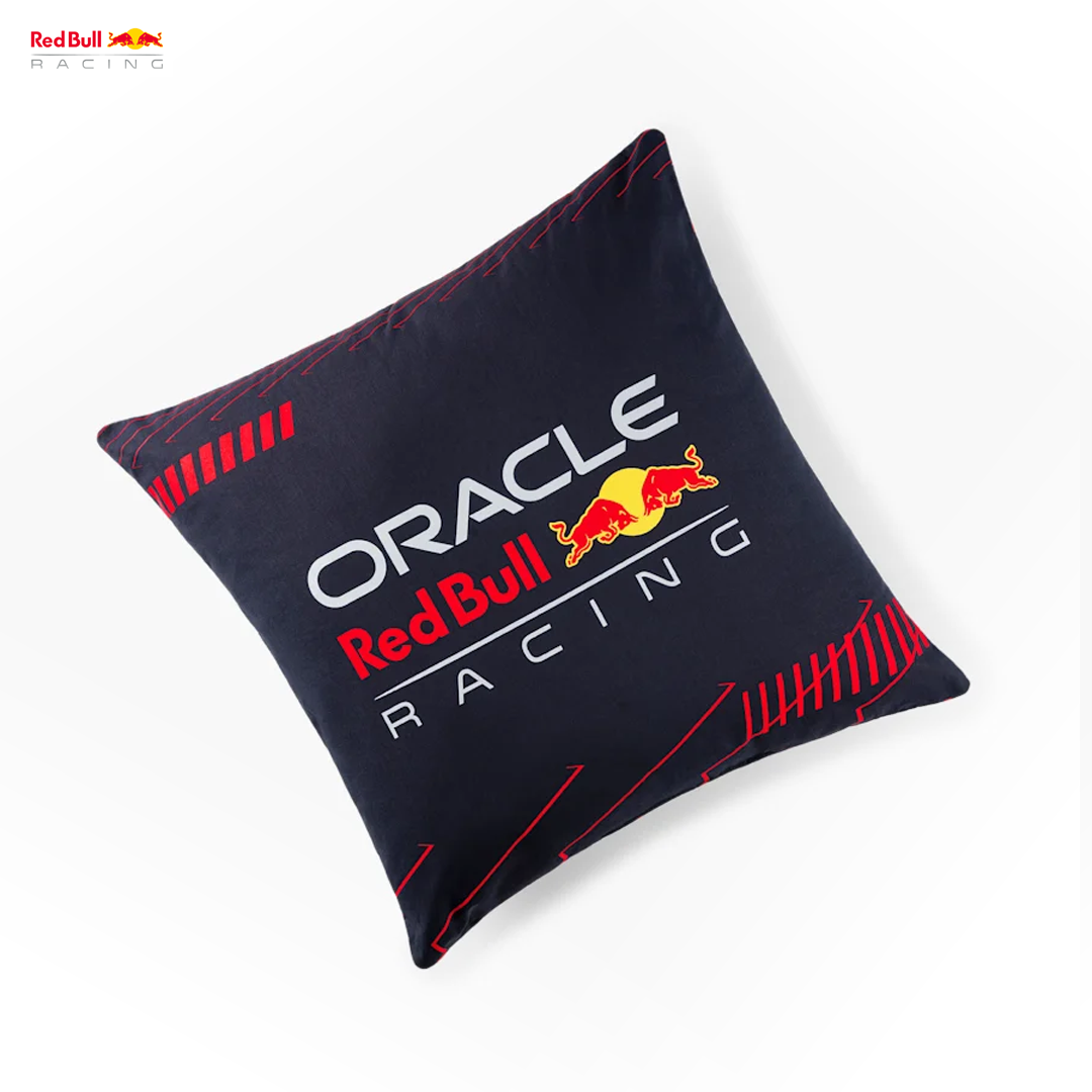 RBR24057_oracle_red_bull_racing_f1_team_cushion_kudde_prydnadskudde_inredning_formel1_formula1_f1sverige_f1sweden_westcoast_motorsport