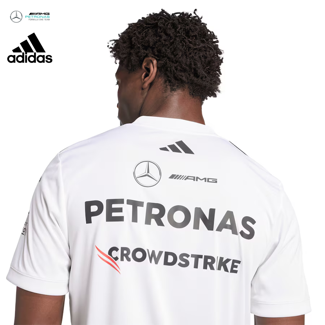 JX5798_mercedes_amg_petronas_adidas_formula_one_team_replica_drivers_tee_t-shirt_2025_f1nordics_f1sweden_f1sverige_formula1_formel1_merch_streetwear_westcoast_motorsport_white_closeup_back