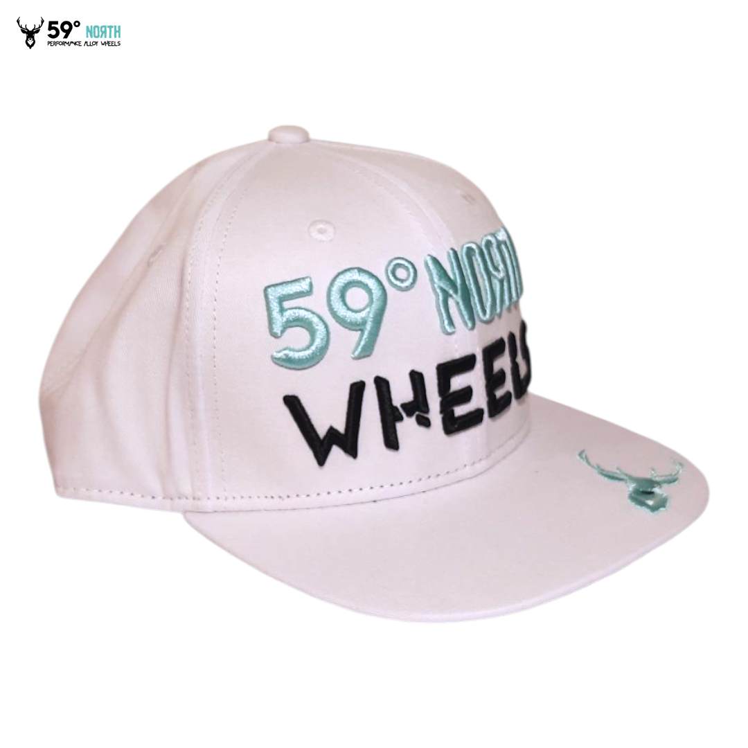 59classicsnapwhite_59_north_wheels_vit_white_flat_brim_cap_keps_drifting_rims_felg_gatebil_drift_masters_westcoast_motorsport_right