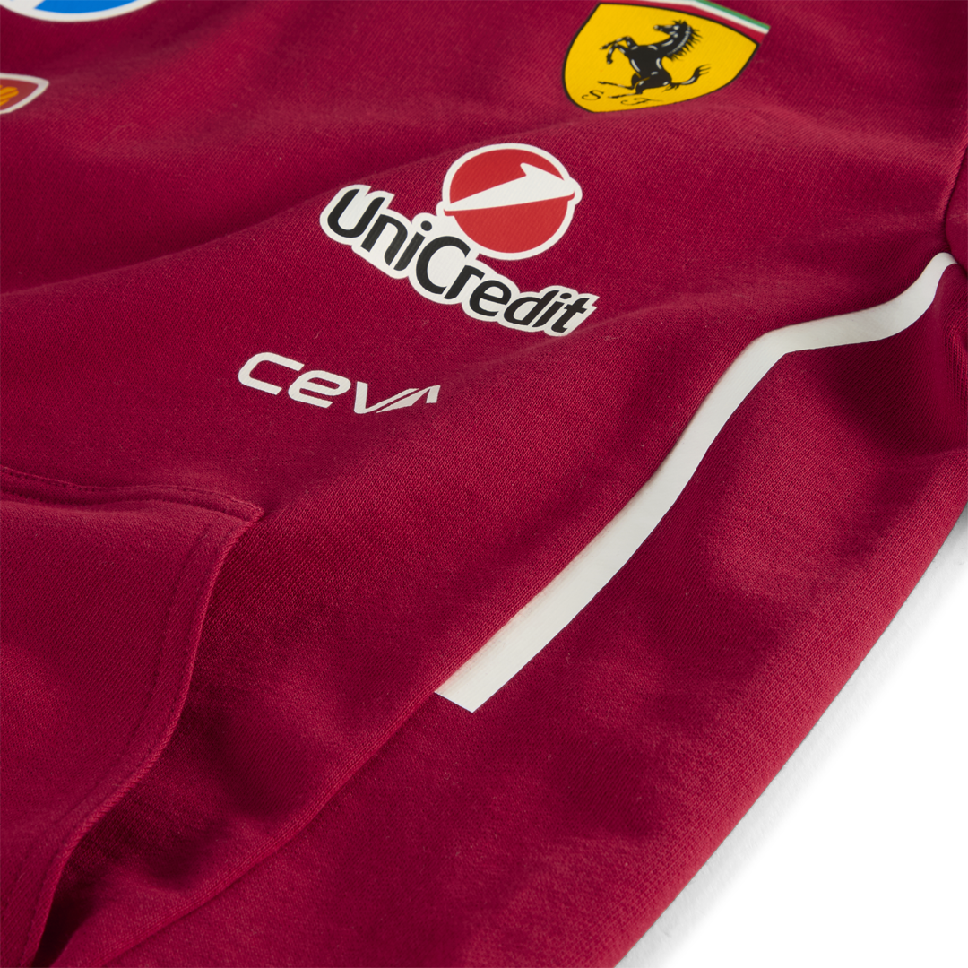 701232805_scuderia_ferrari_f1_team_hooded_sweat_hoodie_official_merch_puma_stichd_f1sweden_f1sverige_formel1_formula1_westcoast_motorsport_closeup