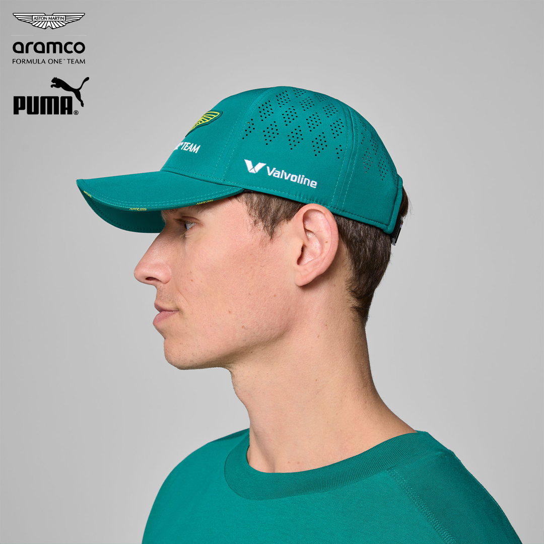 701233022_aston_martin_formula_one_team_replica_cap_2025_puma_stichd_f1sweden_f1sverige_formel1_formula1_f1_racing_official_merch_westcoast_motorsport_green_man_left