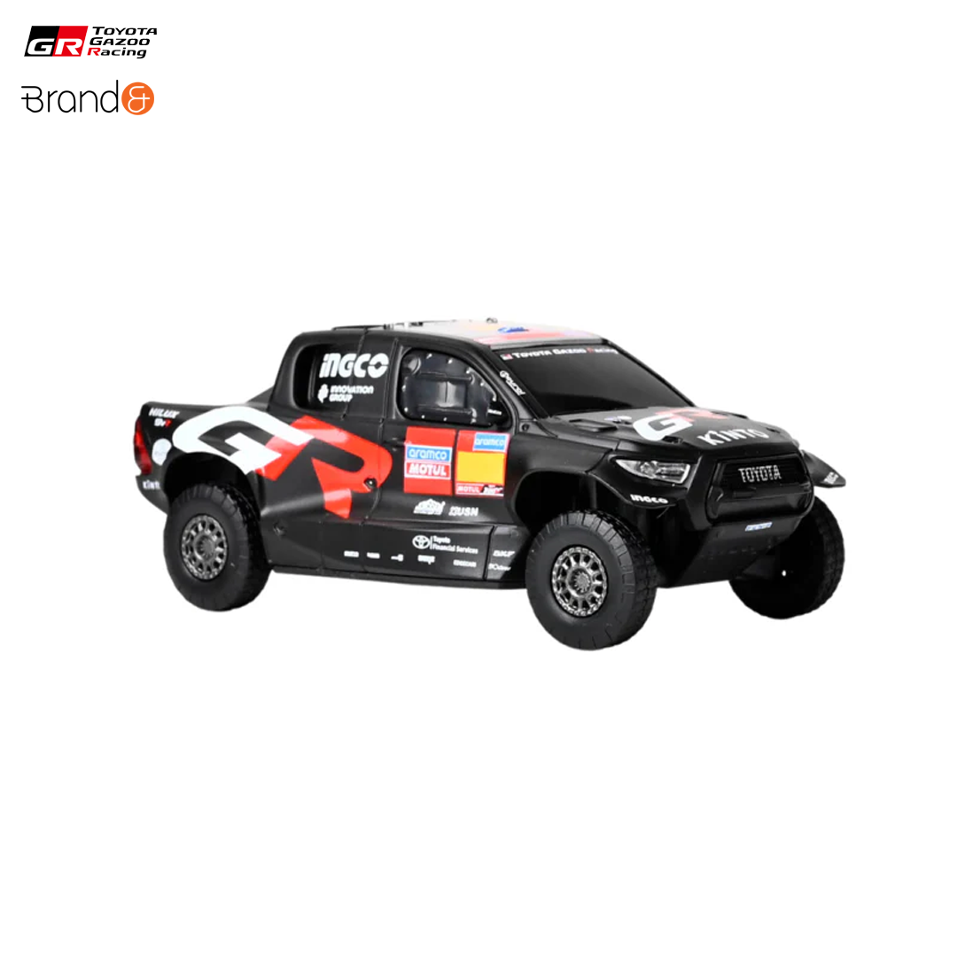 TBMTRREDIS48-hilux_toyota_gazoo_racing_gr_dkr_hilux_evo_t1u_rally_raid_pullback_car_miniature_car_modellbil_leksaksbil_brand_and_official_racing_merch_f1_drifting_westcoast_motorsport_right