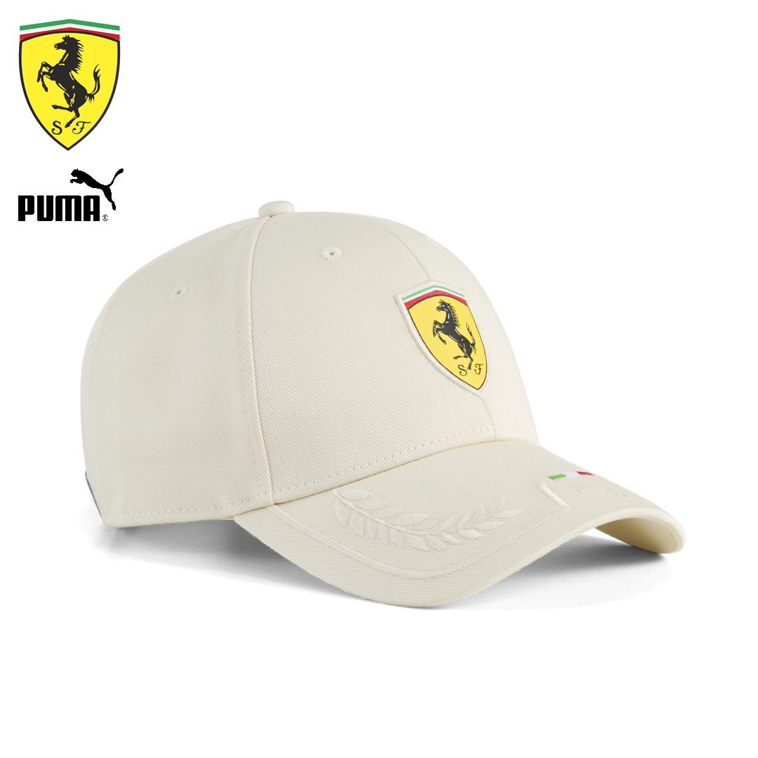 701239047_scuderia_ferrari_formula1_team_italian_edition_cap_keps_puma_f1sweden_fuelforfans_f1store_official_merch_formel1_westcoast_motorsport_alpine-snow-front